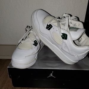 Air Jordan 4 Retro
